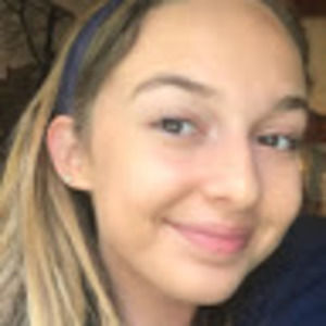 Meet your Posher, Alexia